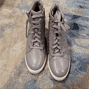 Linea Paolo Fiji Bootie Sneaker